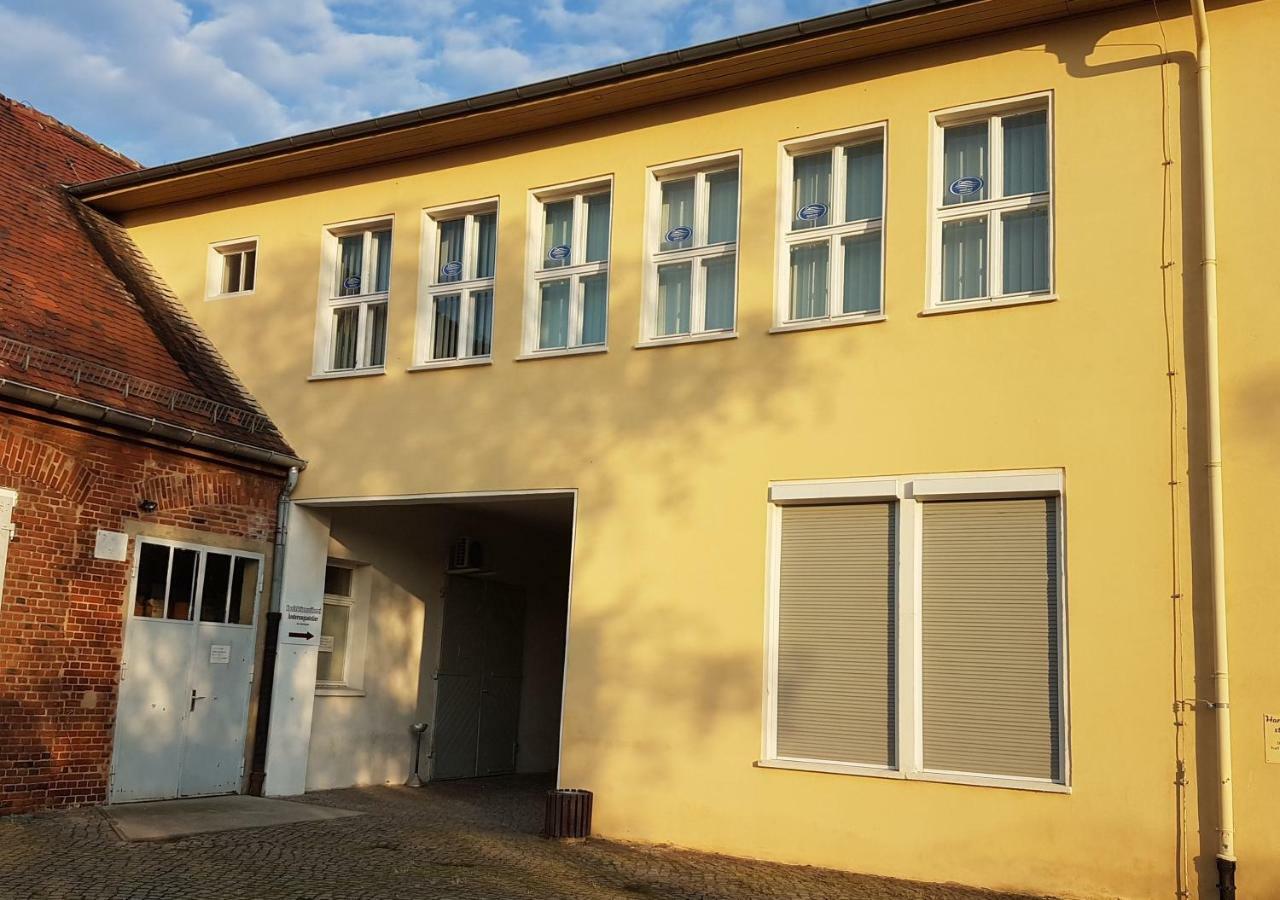 Hostel Jo-Si Каменц Екстериор снимка